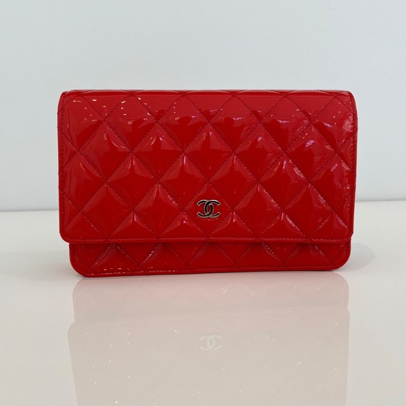 CHANEL GORGEOUS CORAL WALLET ON A CHAIN NEW IN BOX - Picture 14 of 16